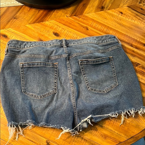 Torrid size 18 denim shorts - Picture 3 of 4